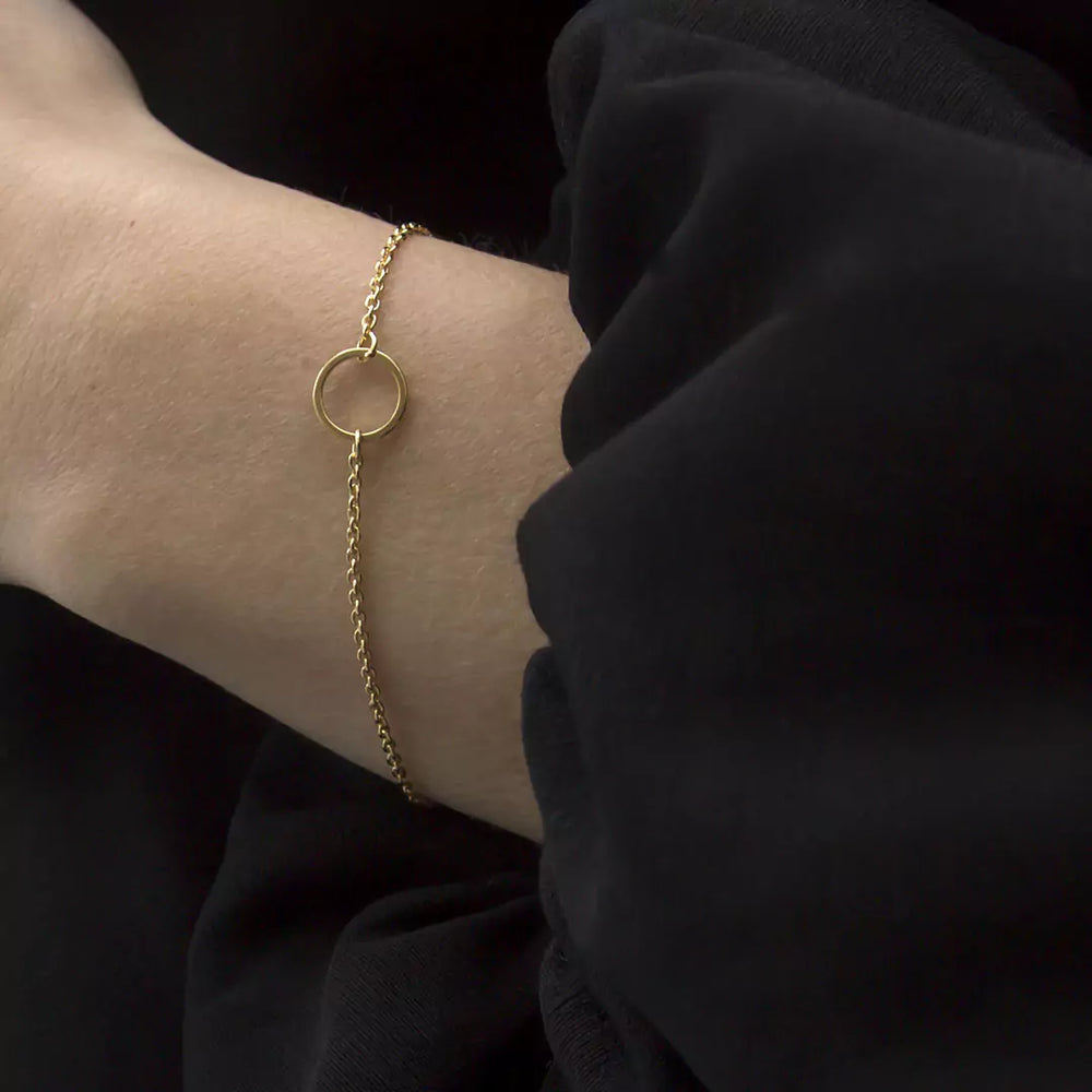 minimalist circle bracelet made in 18k gold plated silver from icône