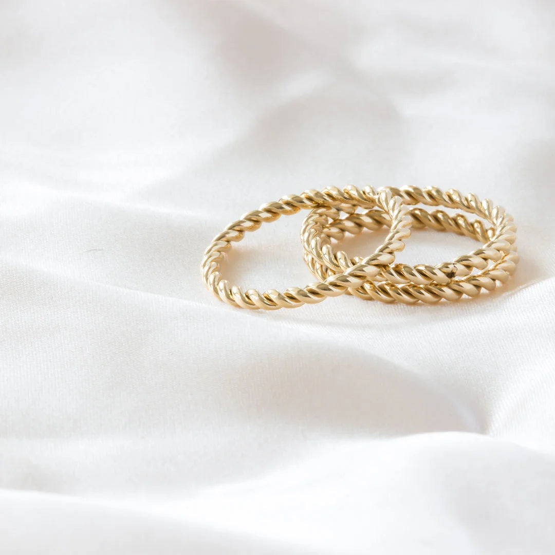 twisted rings made in waterproof 14k gold plated steel from icône 